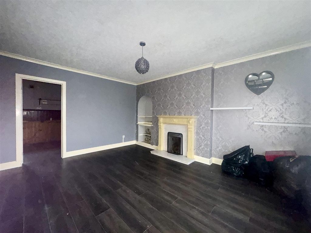 Property photo 2 of 9 Lounge