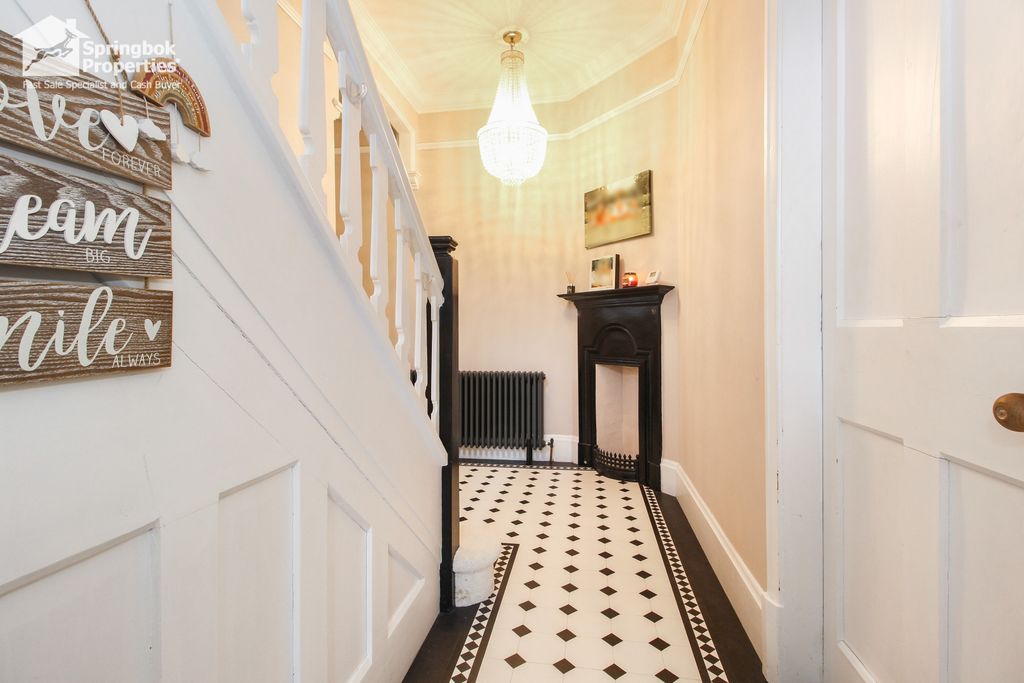 Property photo 3 of 19 Image 2