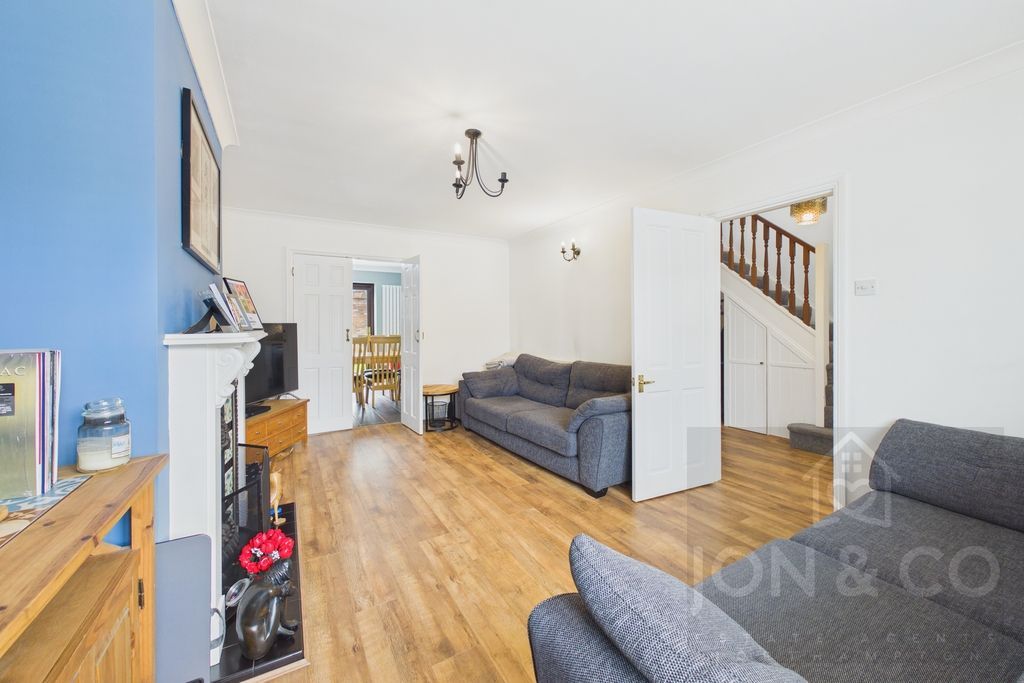 Property photo 3 of 18