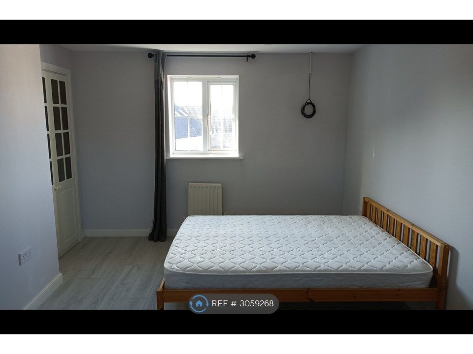 Property photo 1 of 11 Double Room With Ensuire