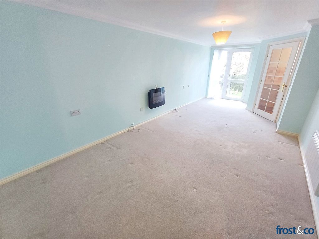 Property photo 2 of 14 Living Room