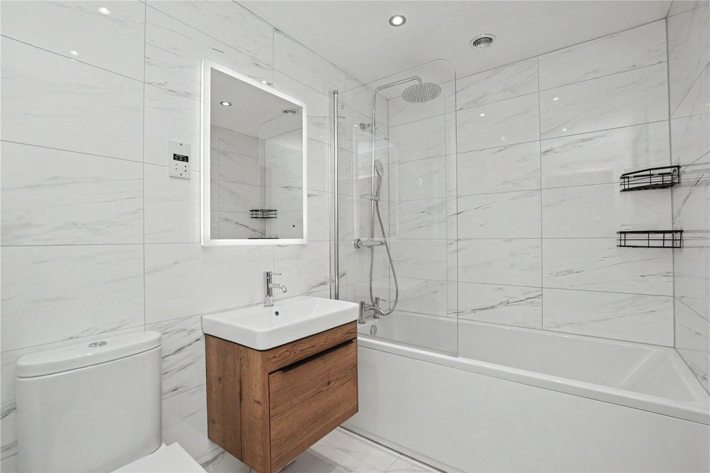 Additional image 11 of 2 bed flat for salePavilion Gardens, Farsley, Pudsey LS28