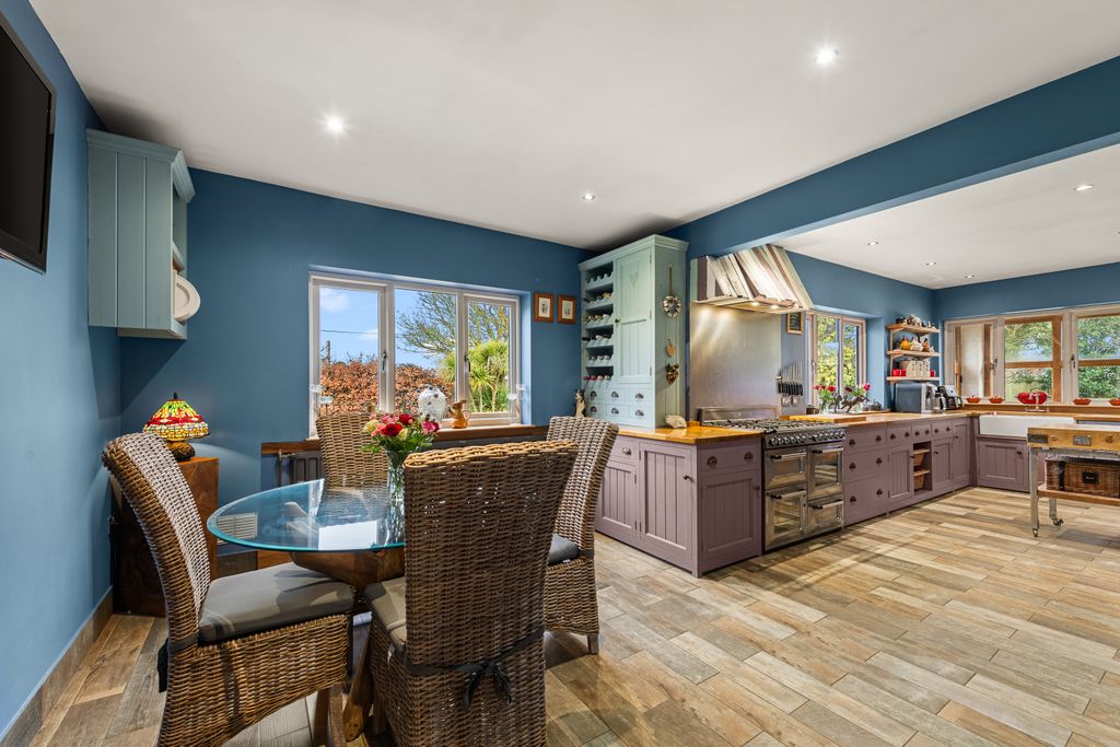 Property photo 2 of 45