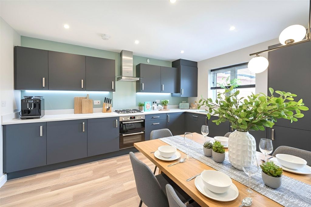 Property photo 2 of 12 Kitchen