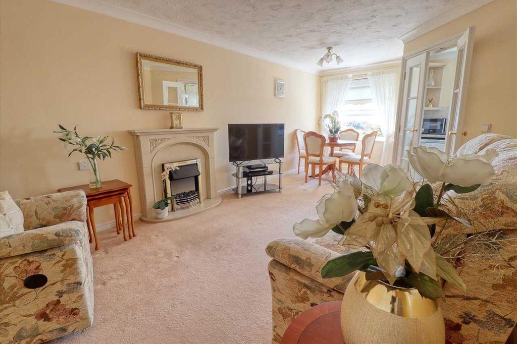 Property photo 3 of 11