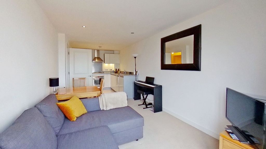 Property photo 3 of 8 Open Plan Lounge