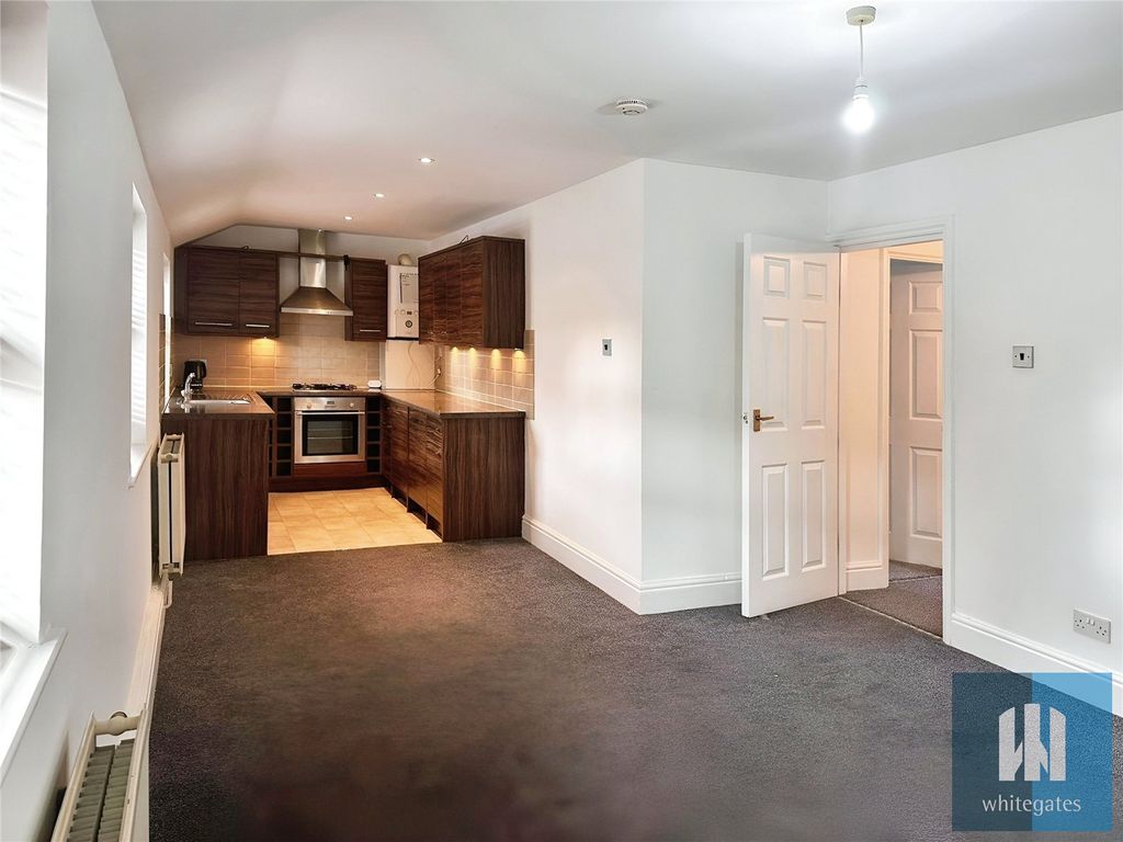 Property photo 2 of 15 Picture No. 32