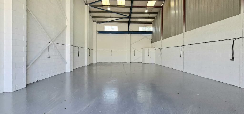 Property photo 1 of 3