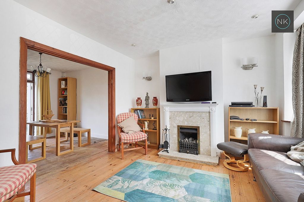 Property photo 2 of 23 3949334