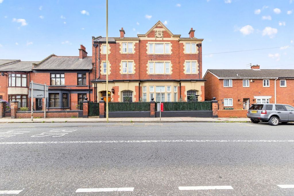 Property photo 1 of 35