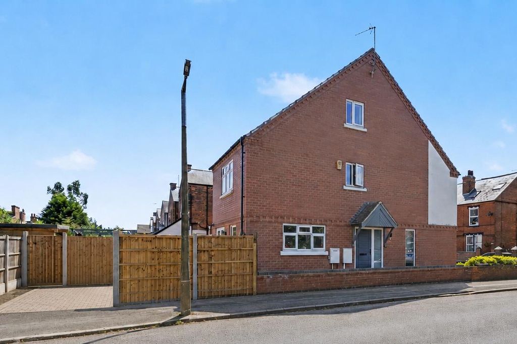 Property photo 1 of 24