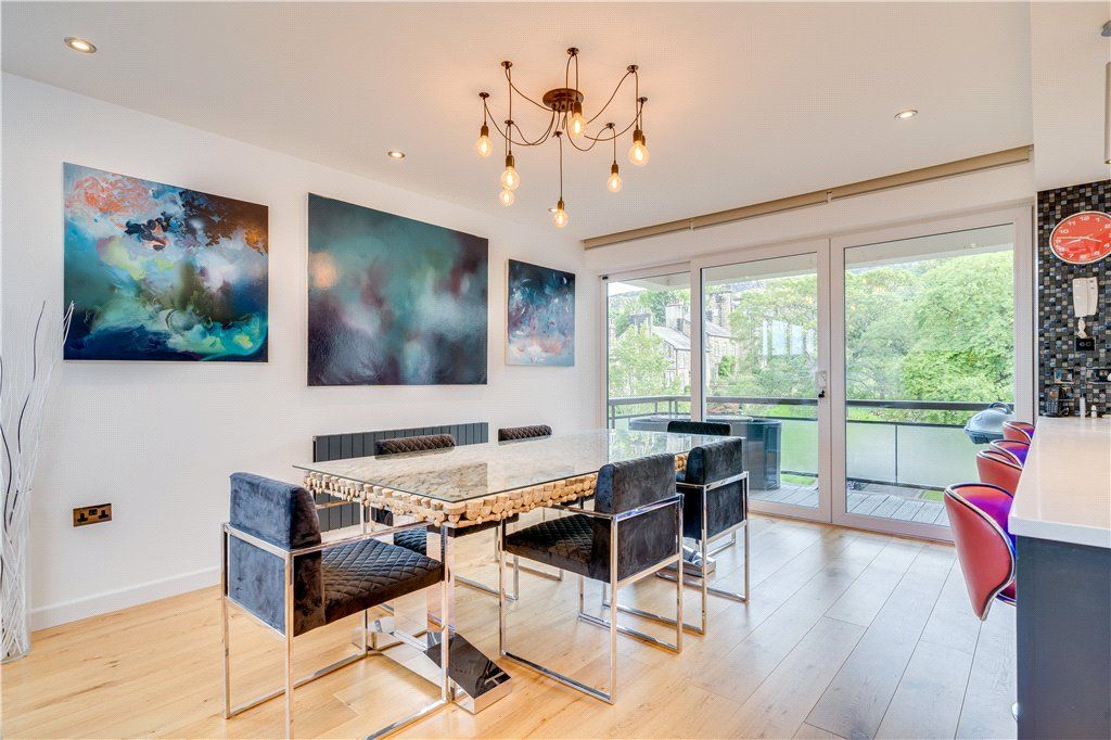 Property photo 3 of 12 Dining Area