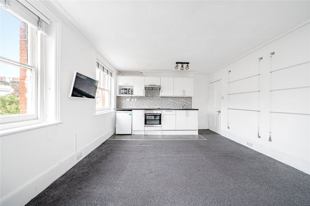 Property photo 2 of 12 Picture No. 09