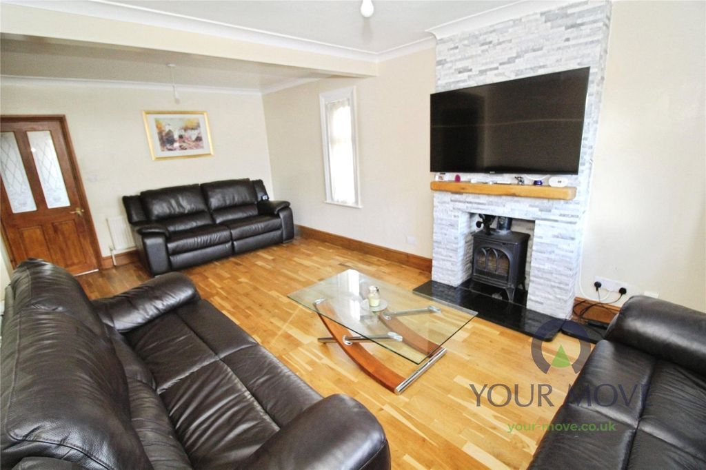 Property photo 2 of 20 Living Room