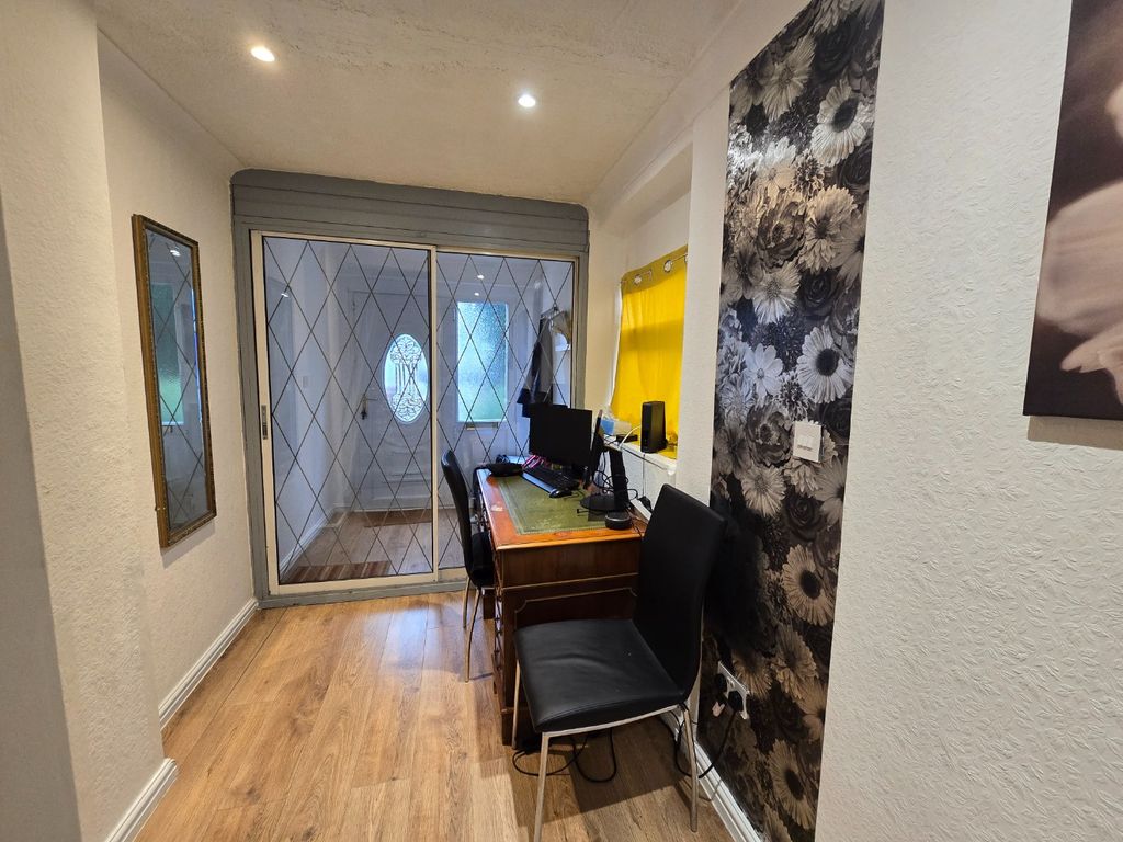 Property photo 3 of 16 3641872