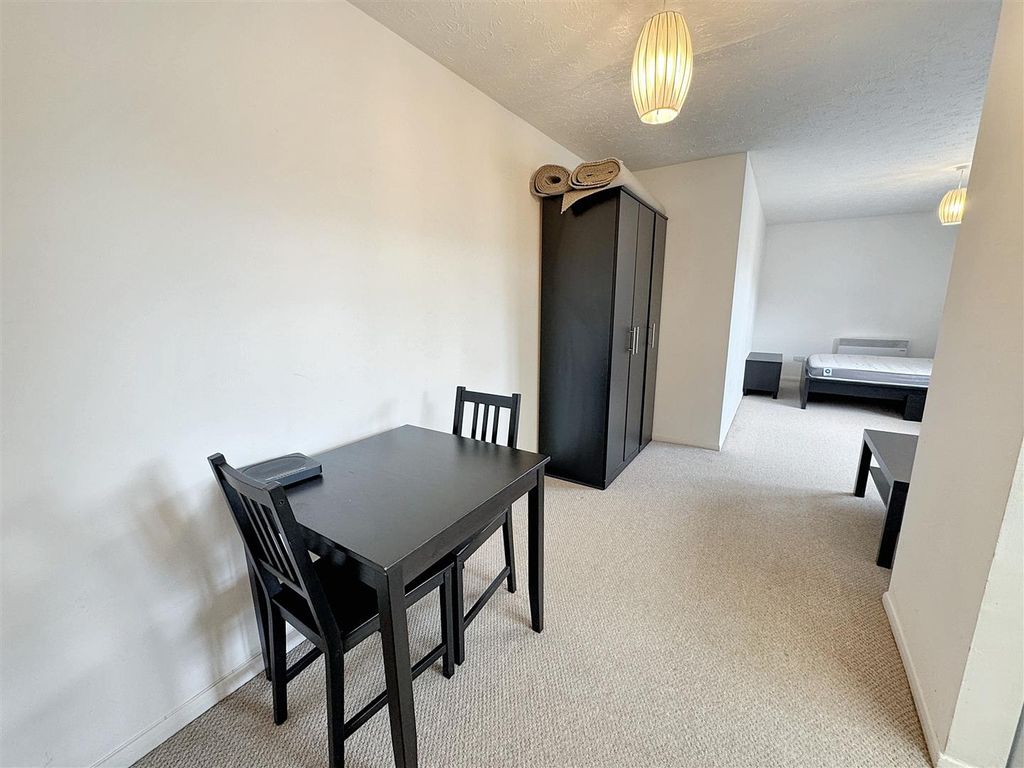 Property photo 3 of 6 Lounge/Diner