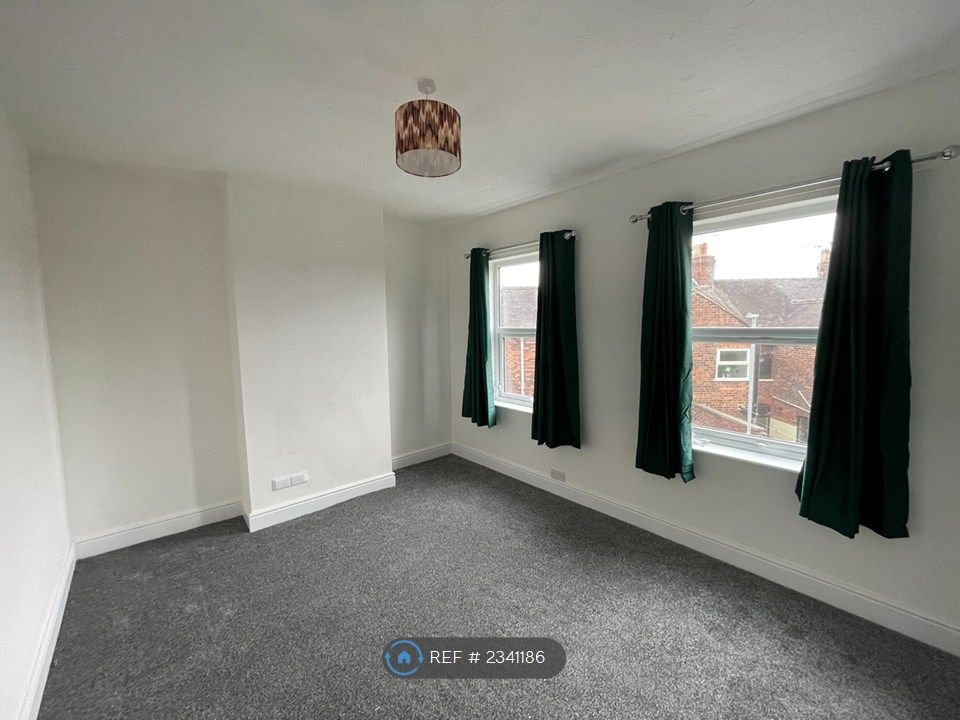 Property photo 3 of 6 Bedroom 1