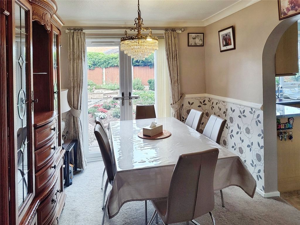 Property photo 3 of 17 Dining Room