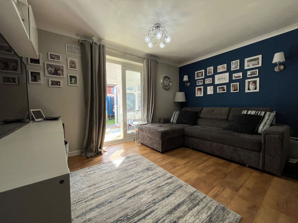 Property photo 3 of 15 4957703