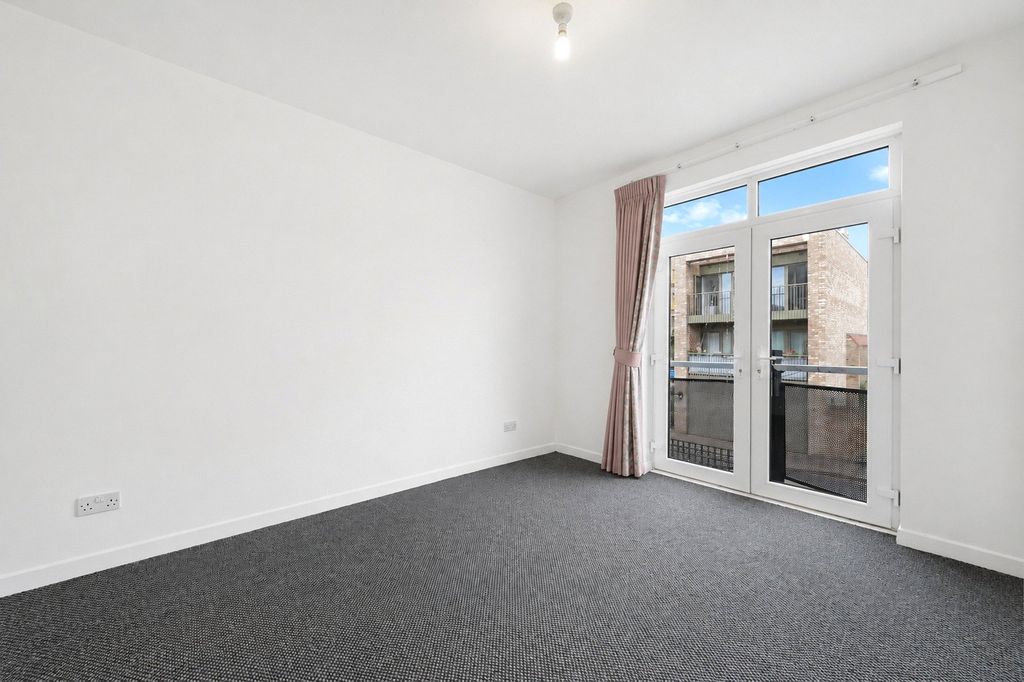 Property photo 3 of 17 Picture No. 08