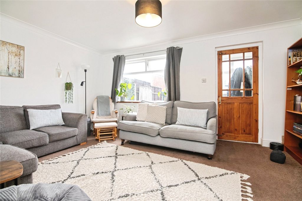 Property photo 2 of 21 Picture No. 15