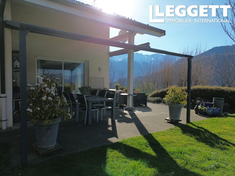 Property photo 3 of 10