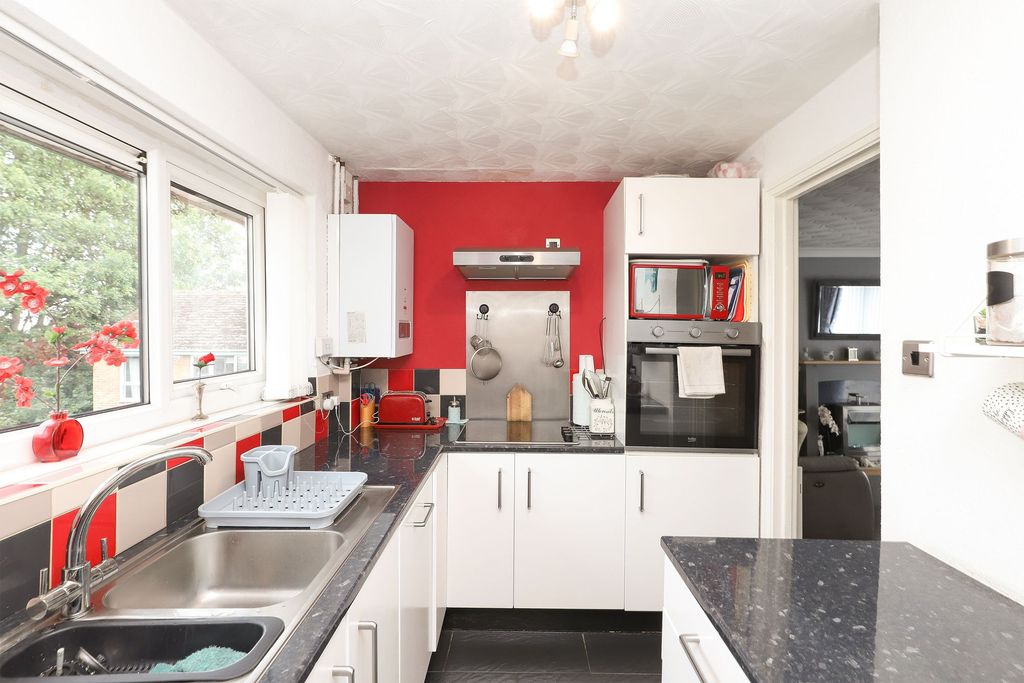 Property photo 1 of 16