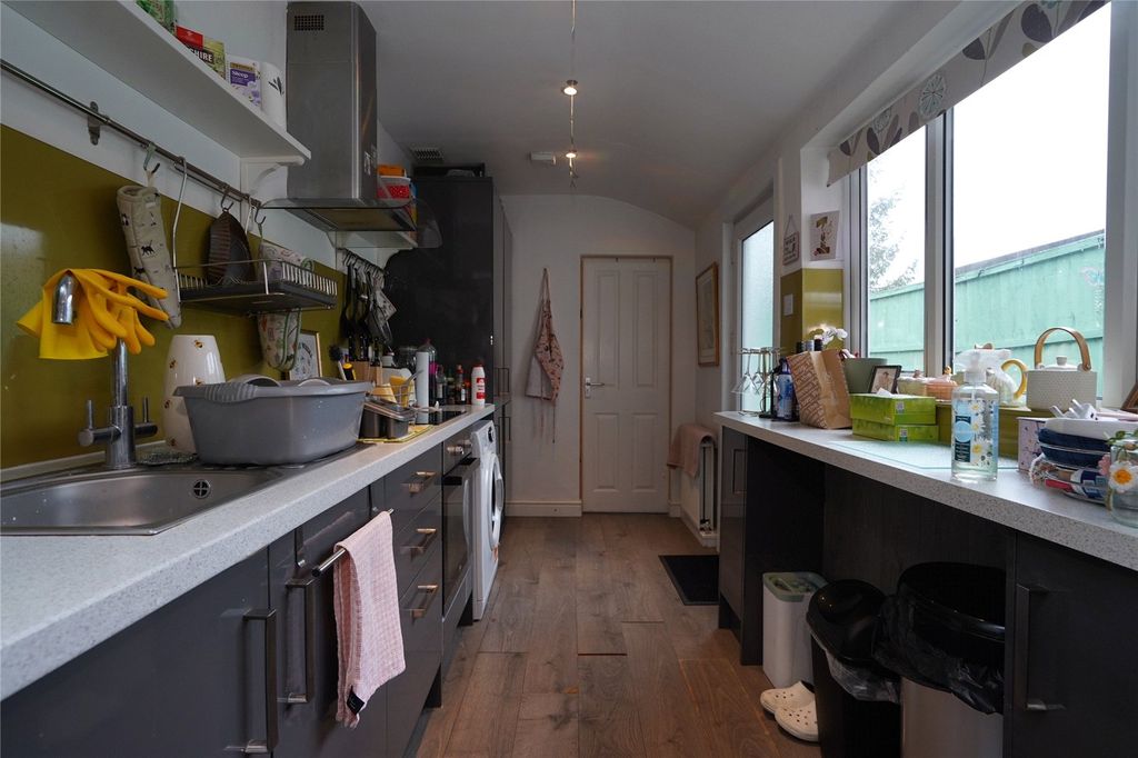 Property photo 2 of 13 Picture No. 14