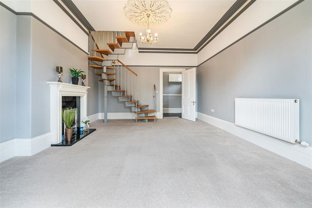 Property photo 3 of 10 Living Room