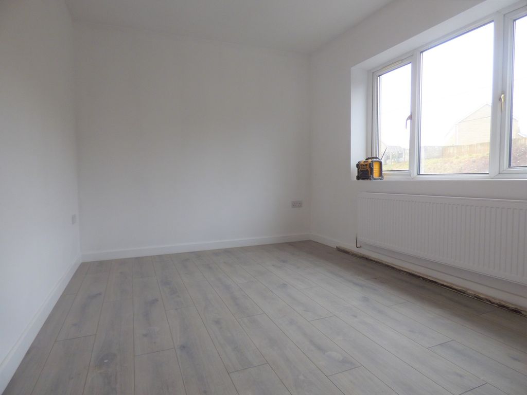 Additional image 4 of 2 bed flat to rentMaesteg Road, Tondu, Bridgend . CF32