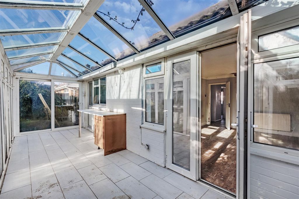 Property photo 2 of 12 Conservatory