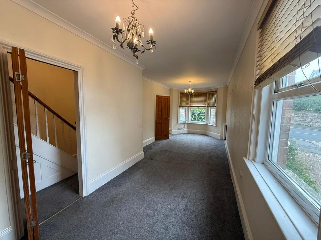 Property photo 3 of 7 Living Room