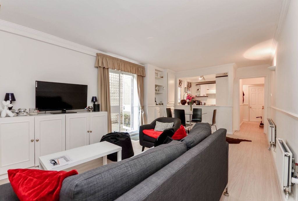 Property photo 1 of 11
