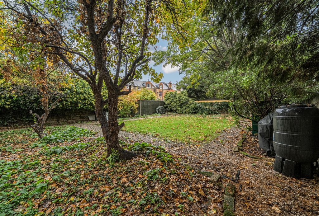 Property photo 3 of 8 1373484-4-69020Ba...