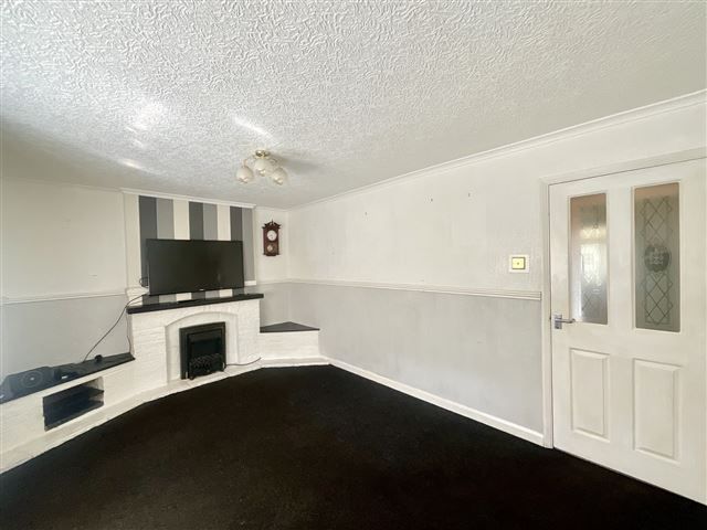 Property photo 3 of 21 Lounge