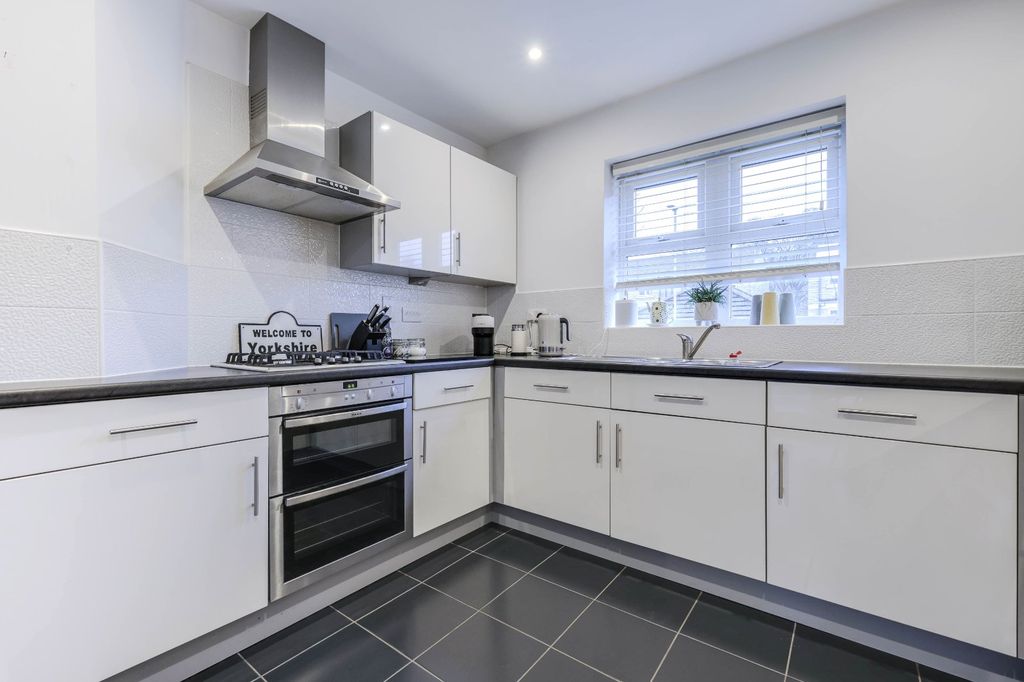 Property photo 2 of 19 Picture No. 01