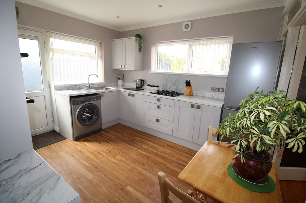 Property photo 2 of 27 Kitchen