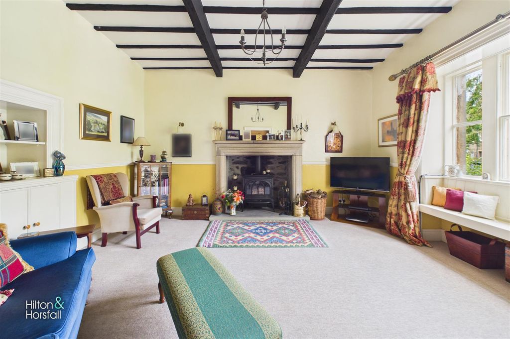 Property photo 2 of 45 Barley Green