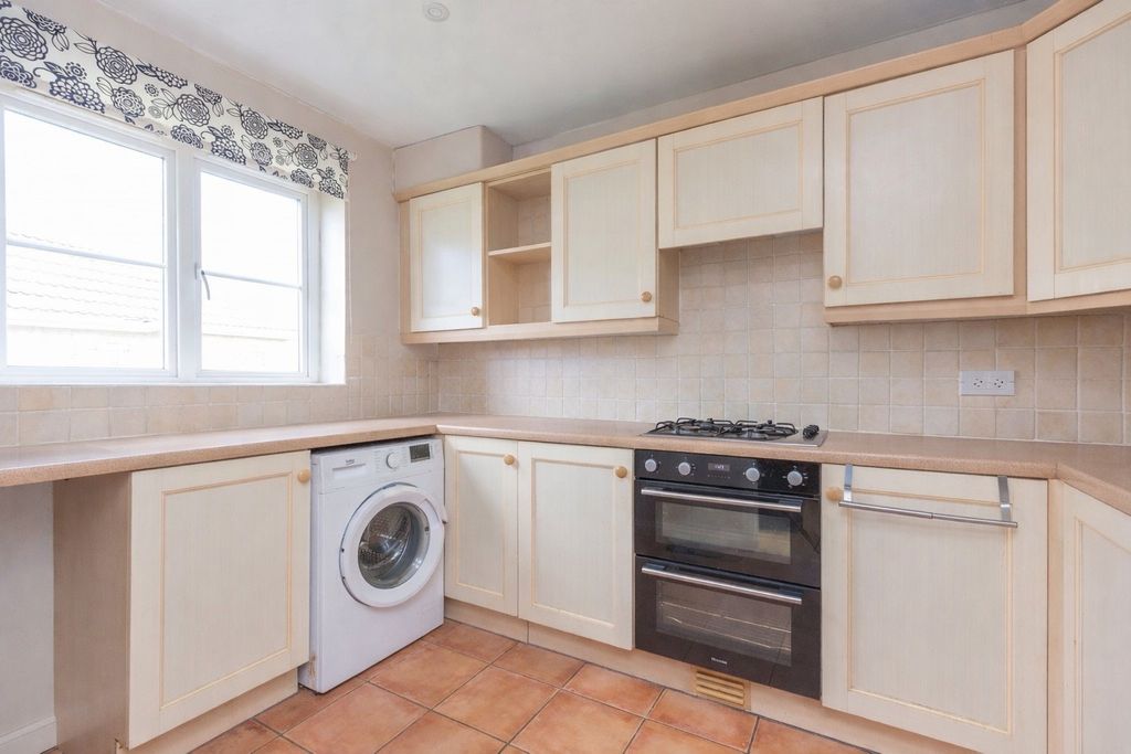 Property photo 3 of 6