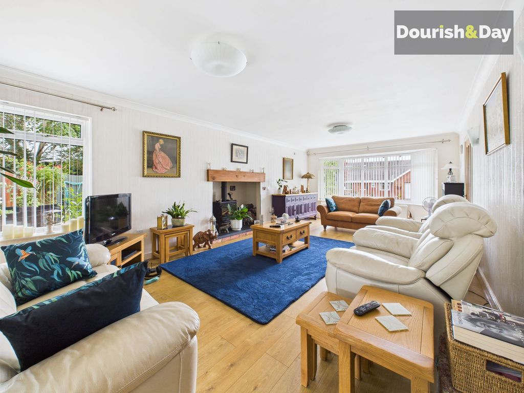 Property photo 2 of 33