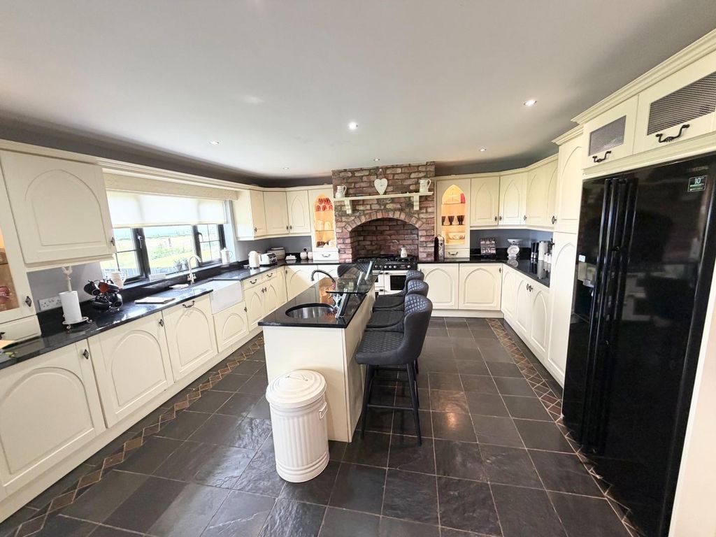 Property photo 2 of 39 Kitchen
