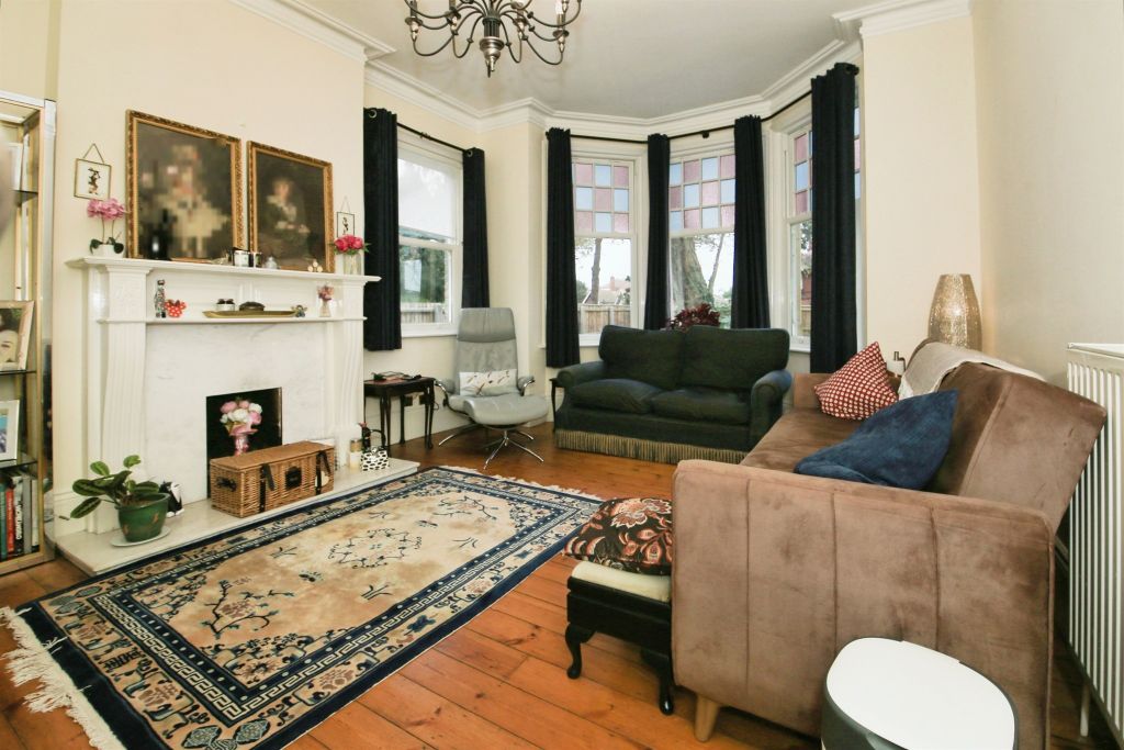 Property photo 2 of 19