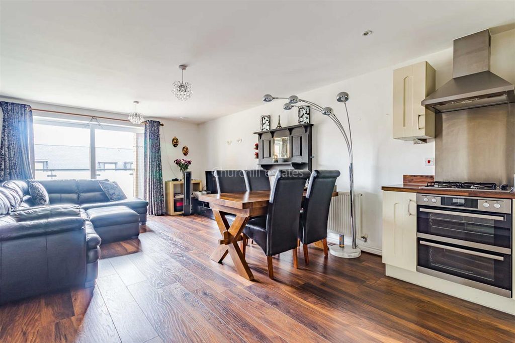Property photo 3 of 12