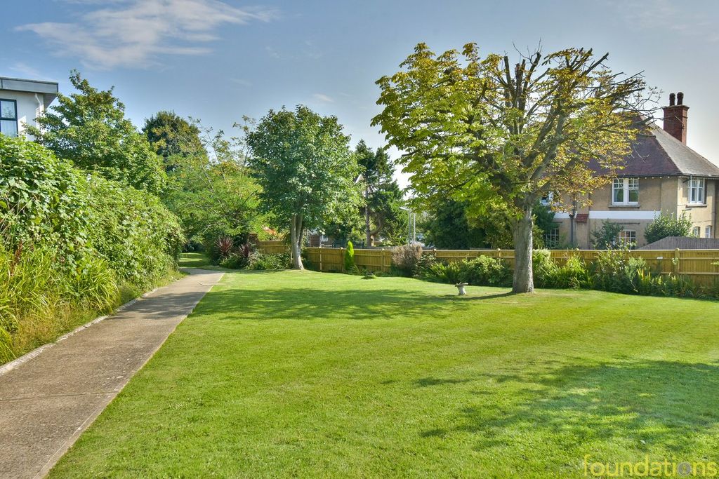 Property photo 2 of 11