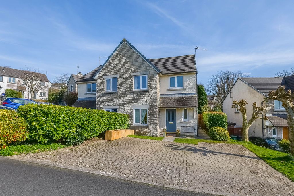 Property photo 1 of 34