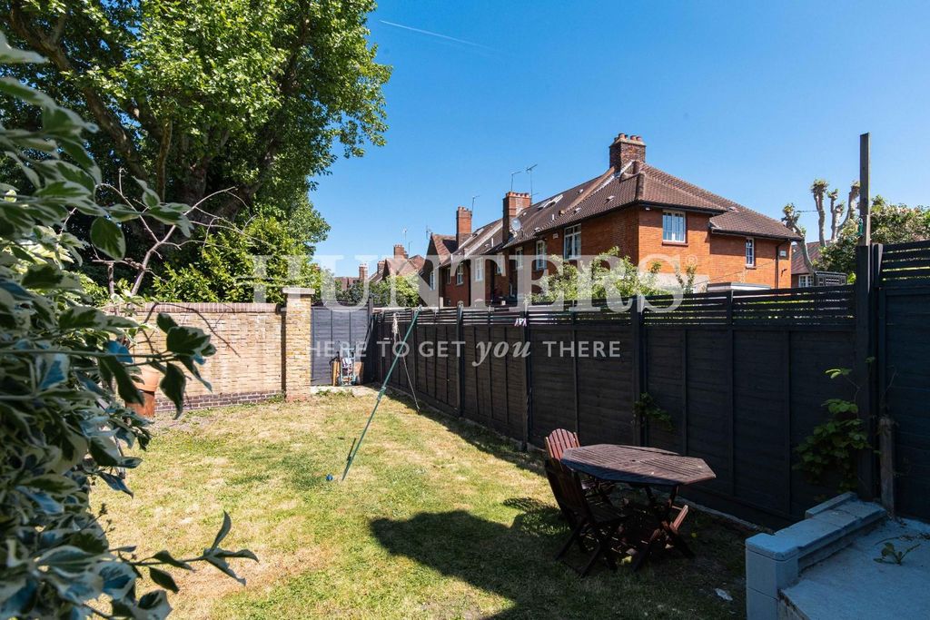 Property photo 3 of 17 167 Tower Gardens Rd, N17-16.Jpg