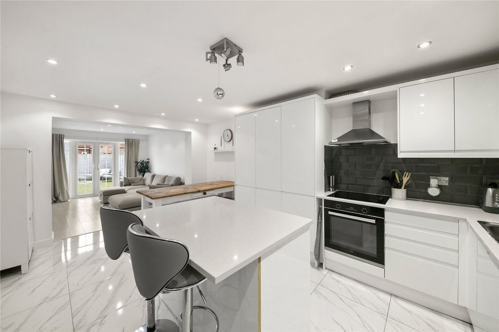 Property photo 3 of 12 Picture No. 12