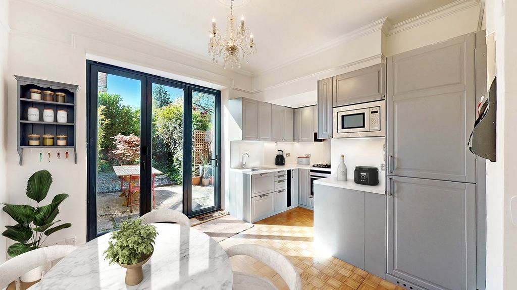 Property photo 1 of 20 Kitchen Diner Ready For Alfresco Dining Too