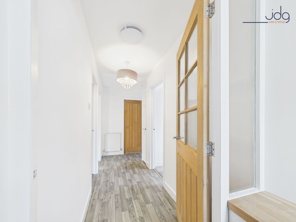 Property photo 2 of 14 Hallway