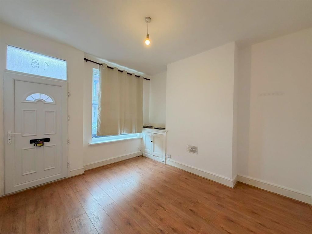 Property photo 3 of 10 Sitting Room